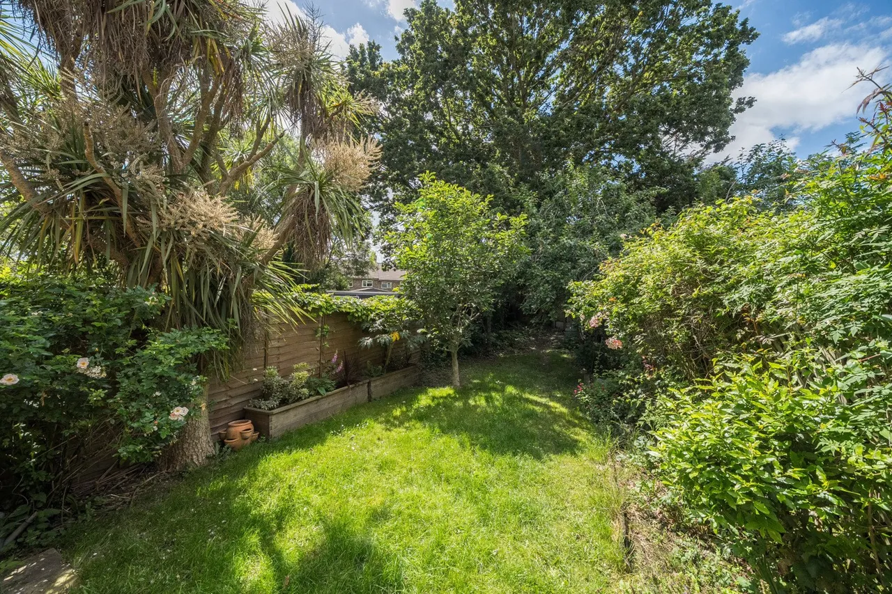 Eltham Palace Road, SE9, photo 11