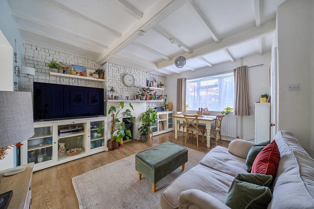 Eltham Palace Road, SE9, photo 5