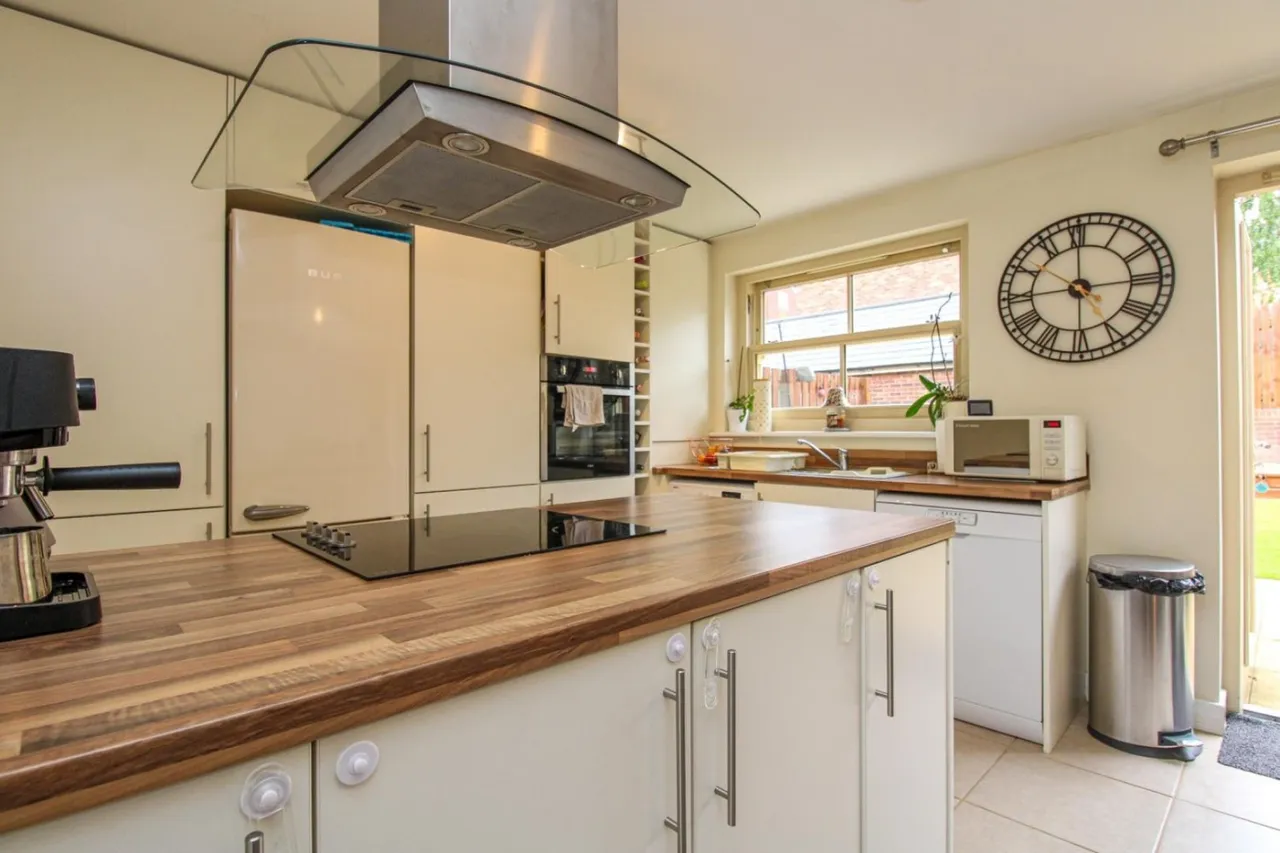 Oak Park Terrace, Leeds, LS16, photo 2