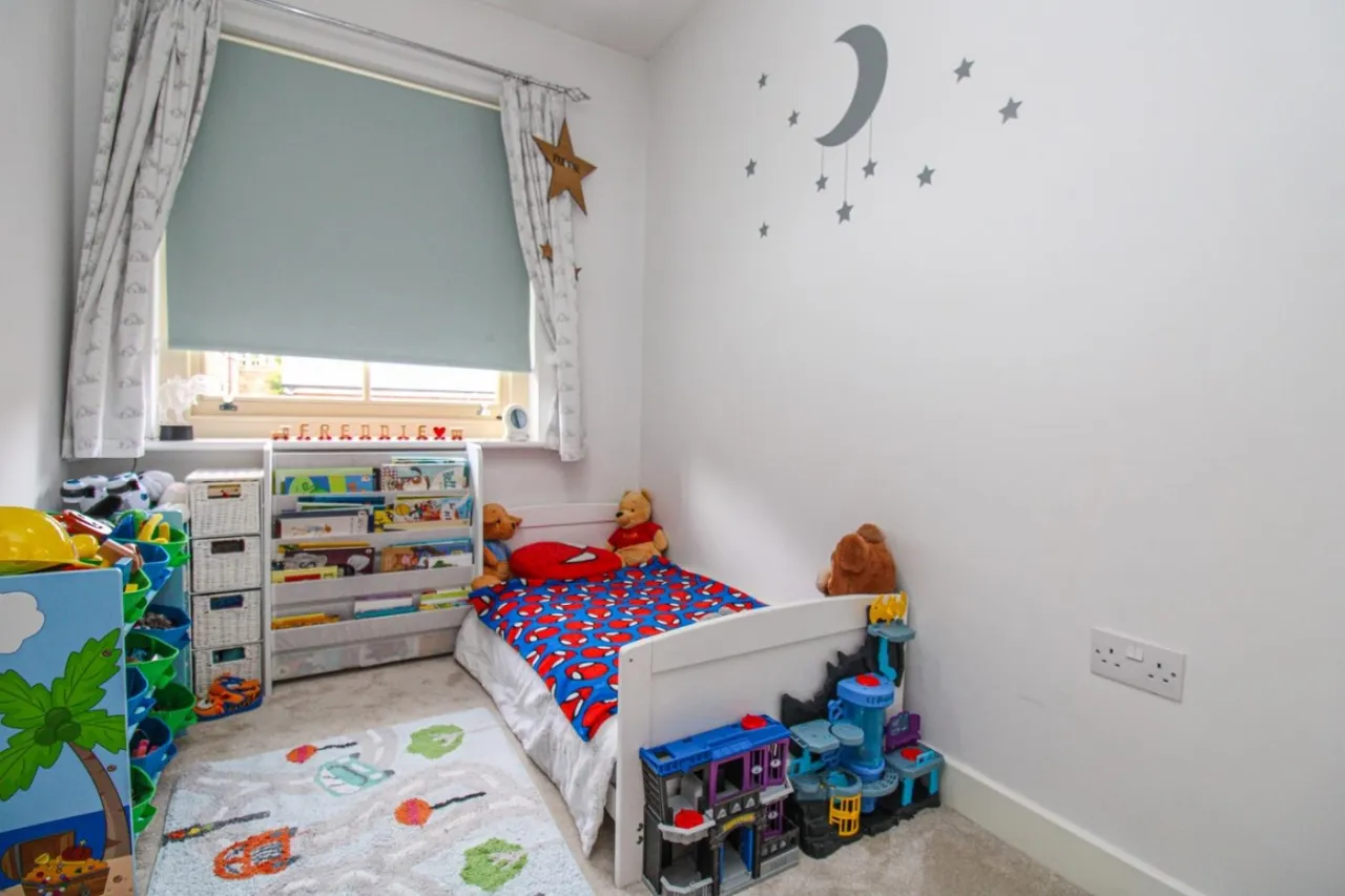 Oak Park Terrace, Leeds, LS16, photo 13