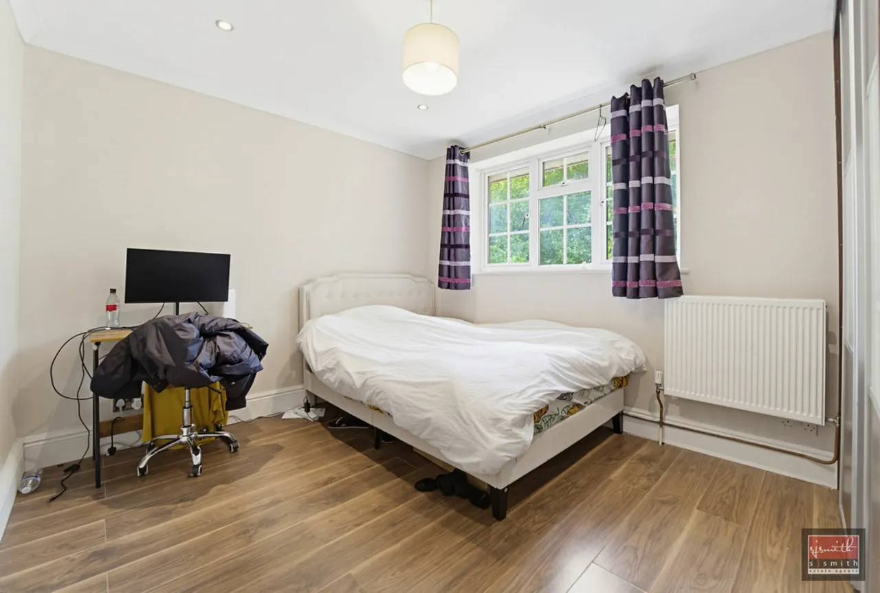 Farmers Road, Staines-upon-Thames, TW18, photo 9