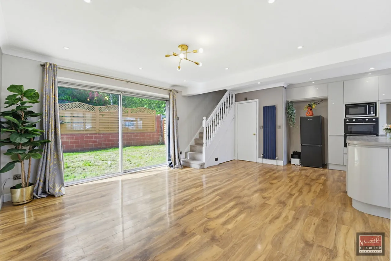Farmers Road, Staines-upon-Thames, TW18, photo 5