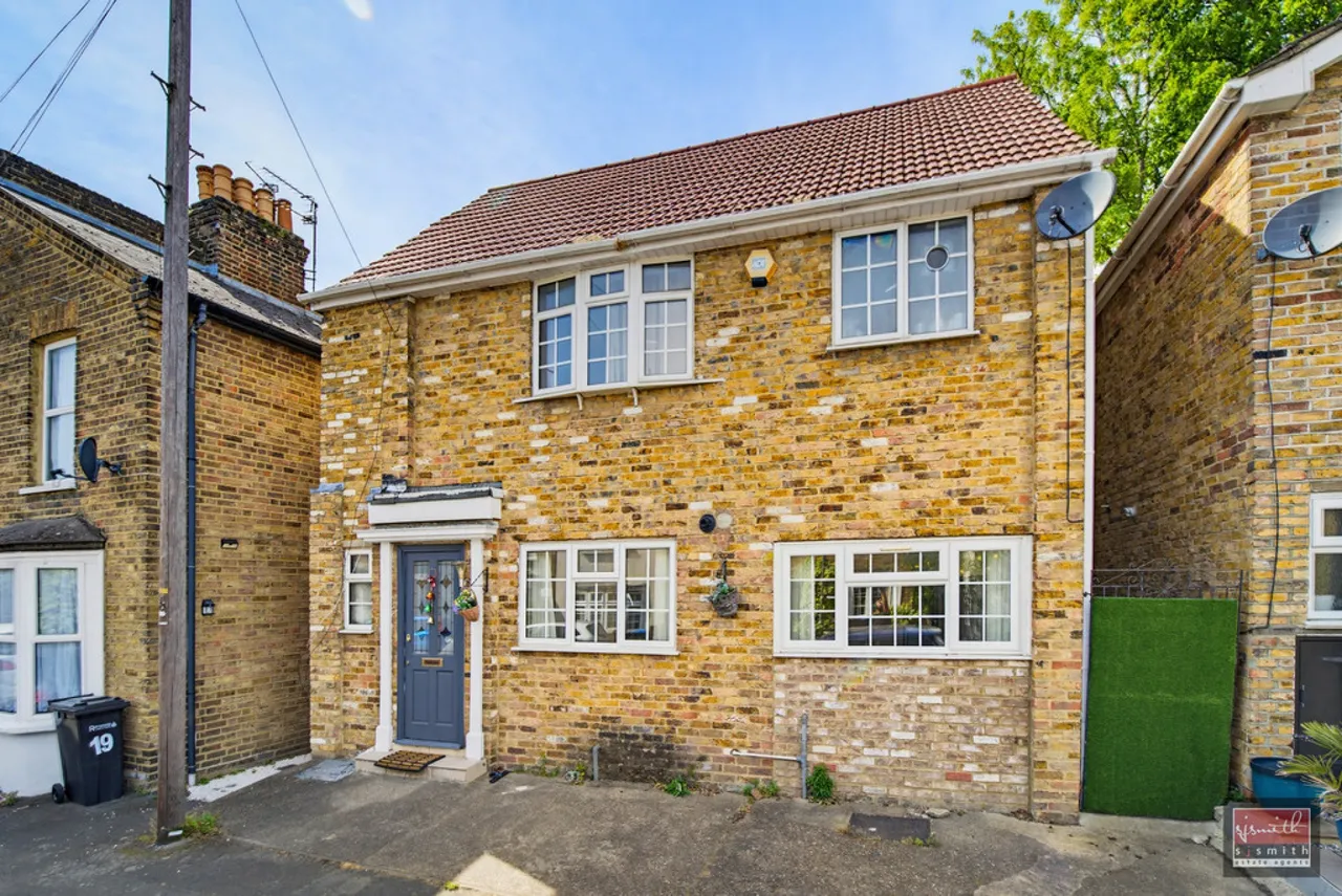Farmers Road, Staines-upon-Thames, TW18, photo 17