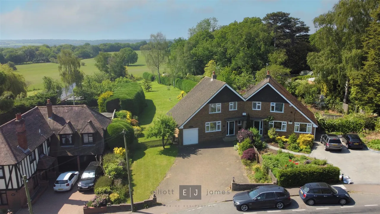 Coppice Row, Theydon Bois, photo 2