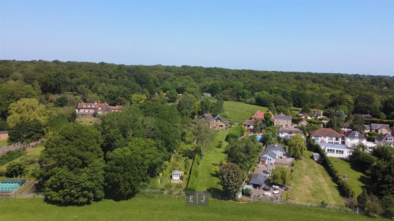 Coppice Row, Theydon Bois, photo 4