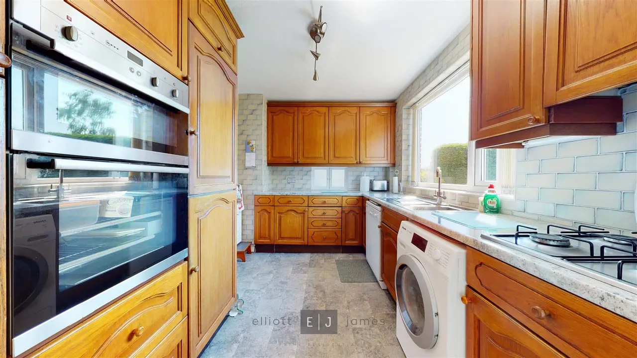 Coppice Row, Theydon Bois, photo 9