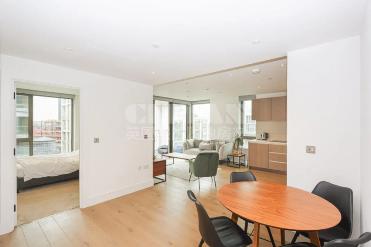 Prince of Wales Drive, London, SW11, photo 4