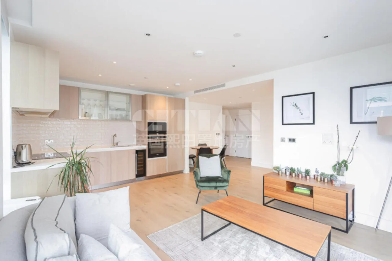 Prince of Wales Drive, London, SW11, photo 2