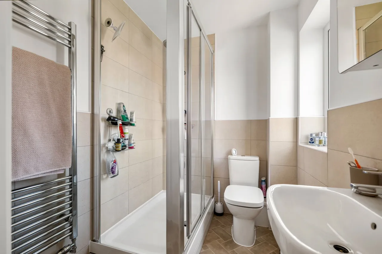 Field Avenue, Saxilby, LN1, photo 11