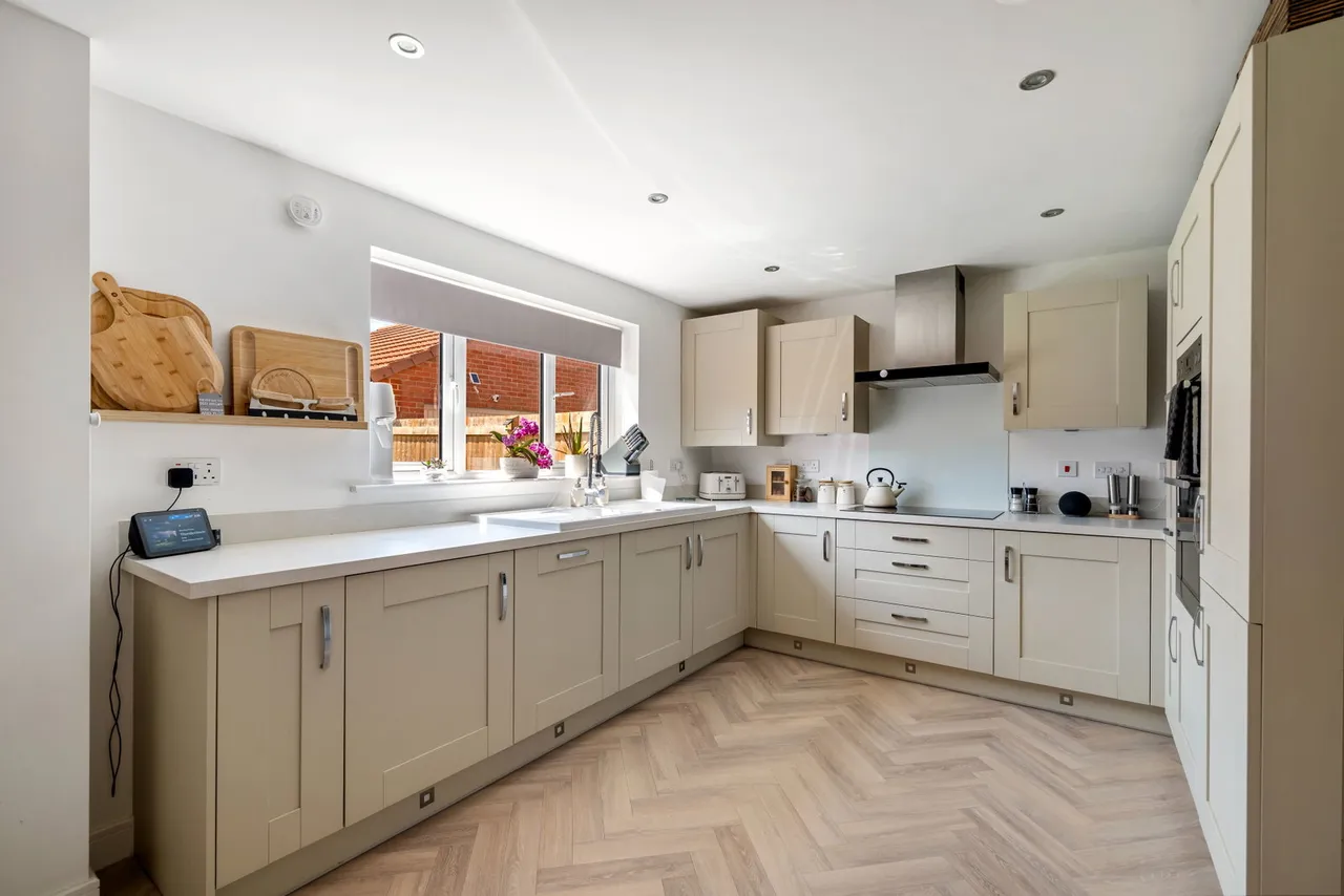 Field Avenue, Saxilby, LN1, photo 5