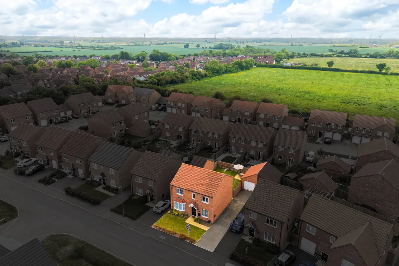 Field Avenue, Saxilby, LN1, photo 16