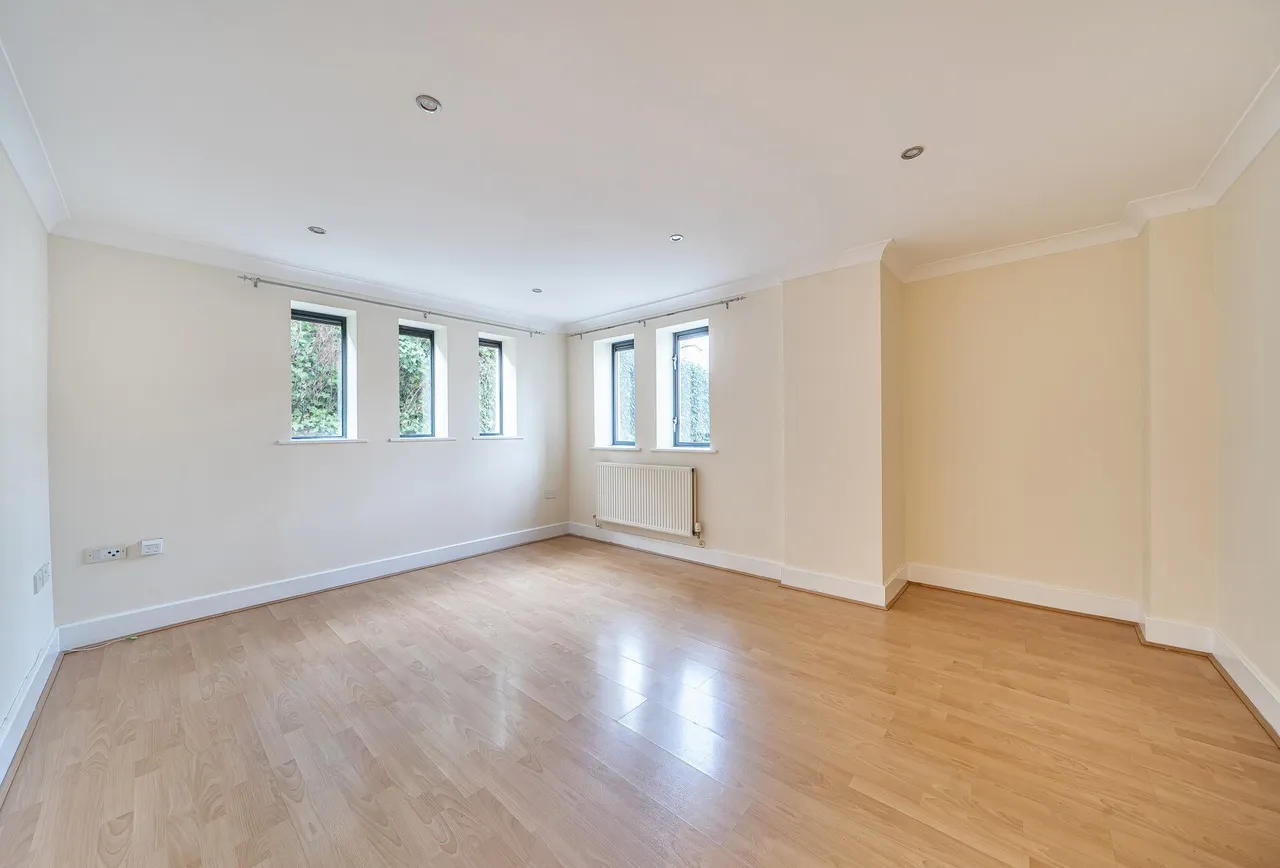 St. Georges Road, Cheltenham, GL50 3EE, photo 3