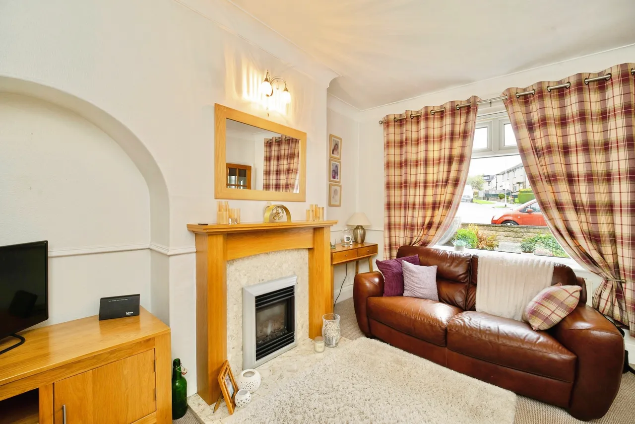 Holly Park Drive, Bradford, BD7, photo 2