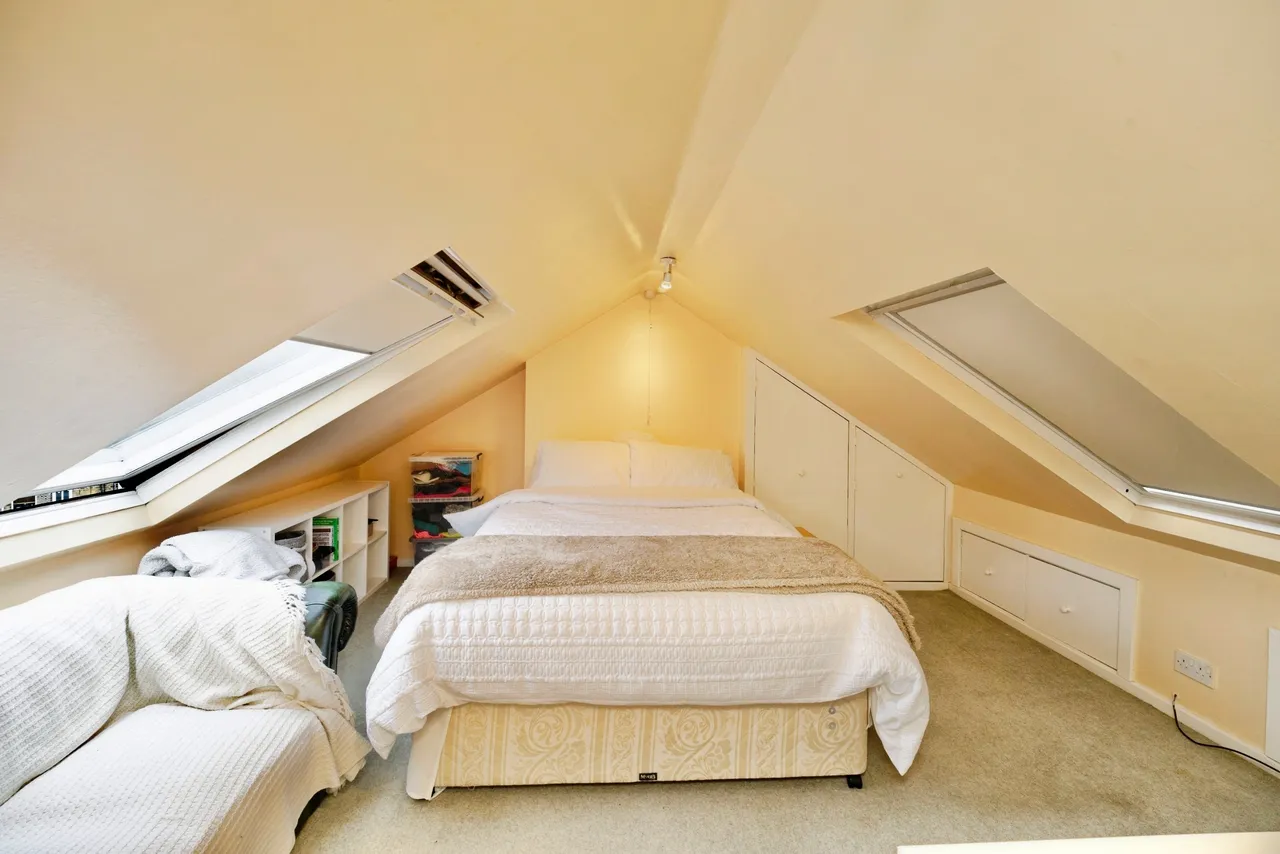 Holly Park Drive, Bradford, BD7, photo 11
