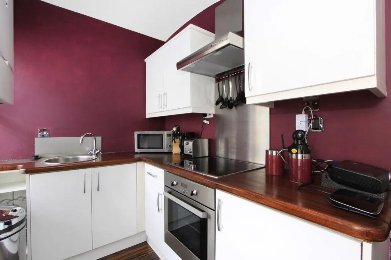 Flat 43 The Cloisters, 145 Commercial Street, London, photo 3