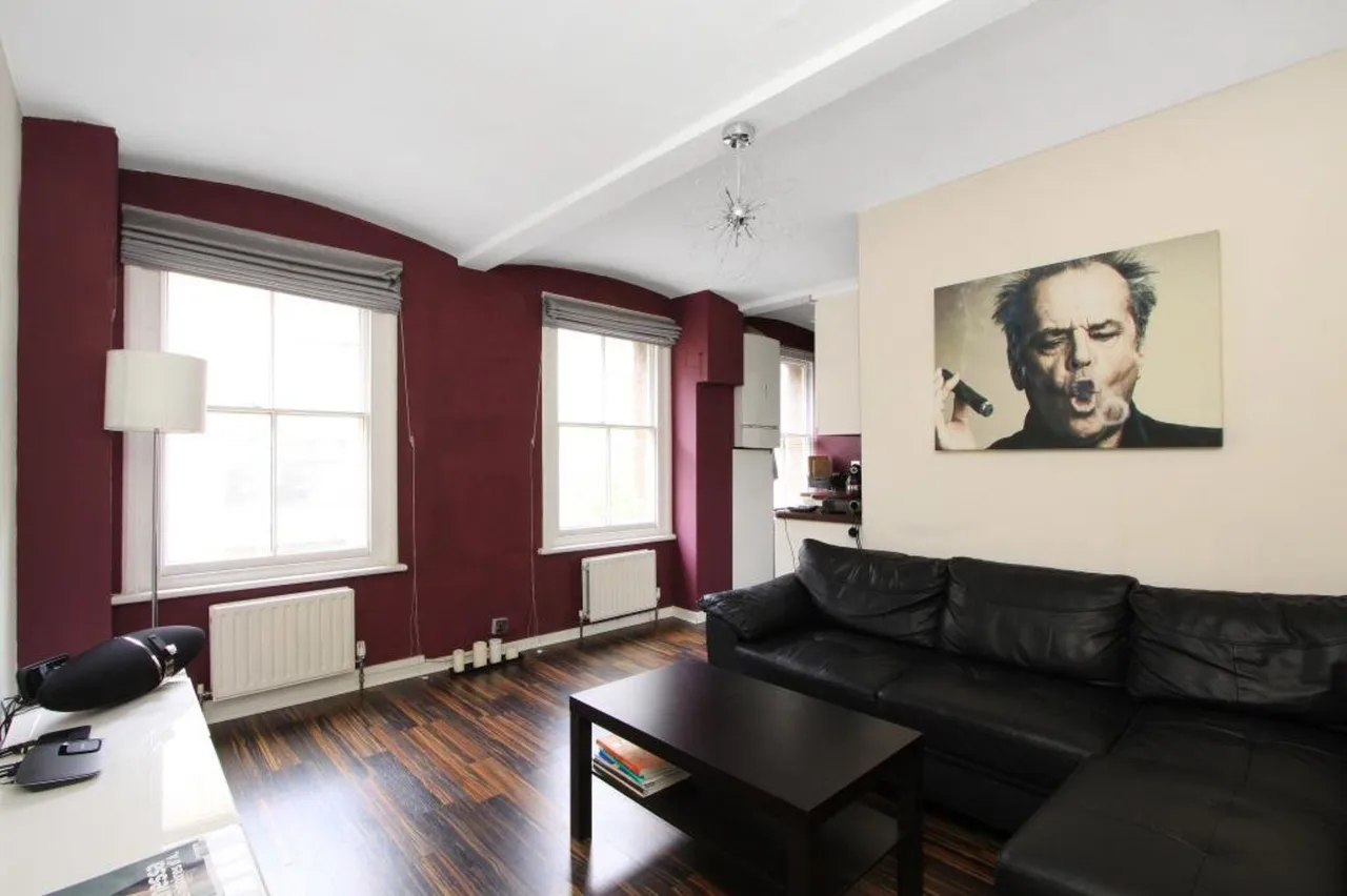 1 bed flat to rent — Flat 43 The Cloisters, 145 Commercial Street, London