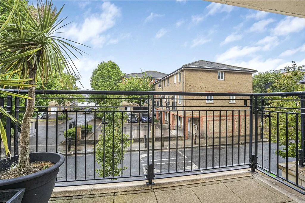 Carnwath Road, London, SW6, photo 5