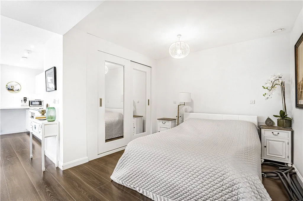 Carnwath Road, London, SW6, photo 4