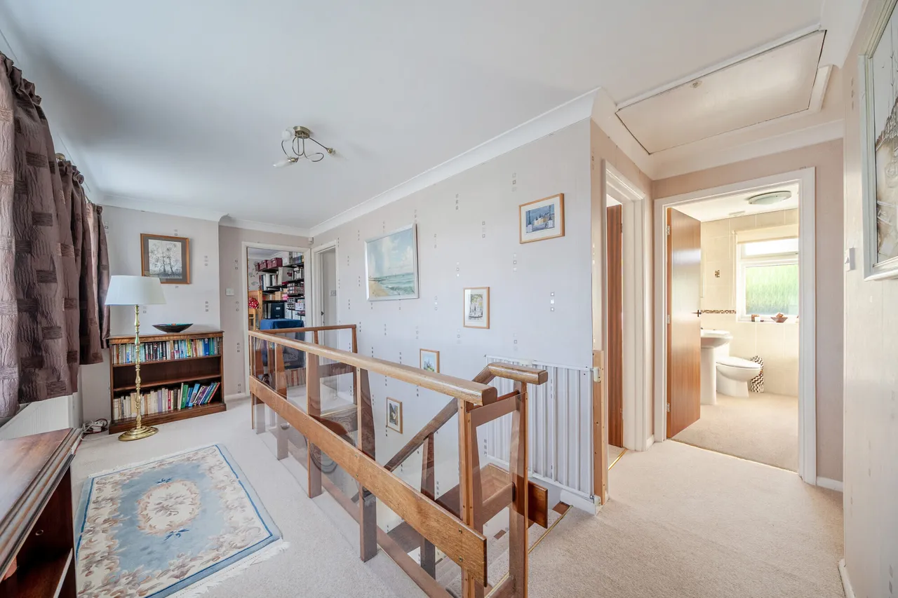 Wedgwood Drive, Hughenden Valley, HP14, photo 12