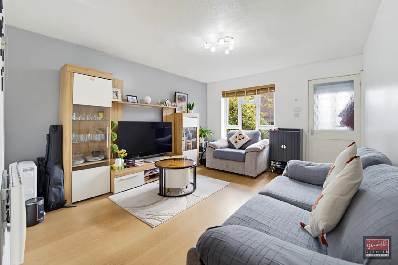 Douglas Road, Stanwell, TW19, photo 2