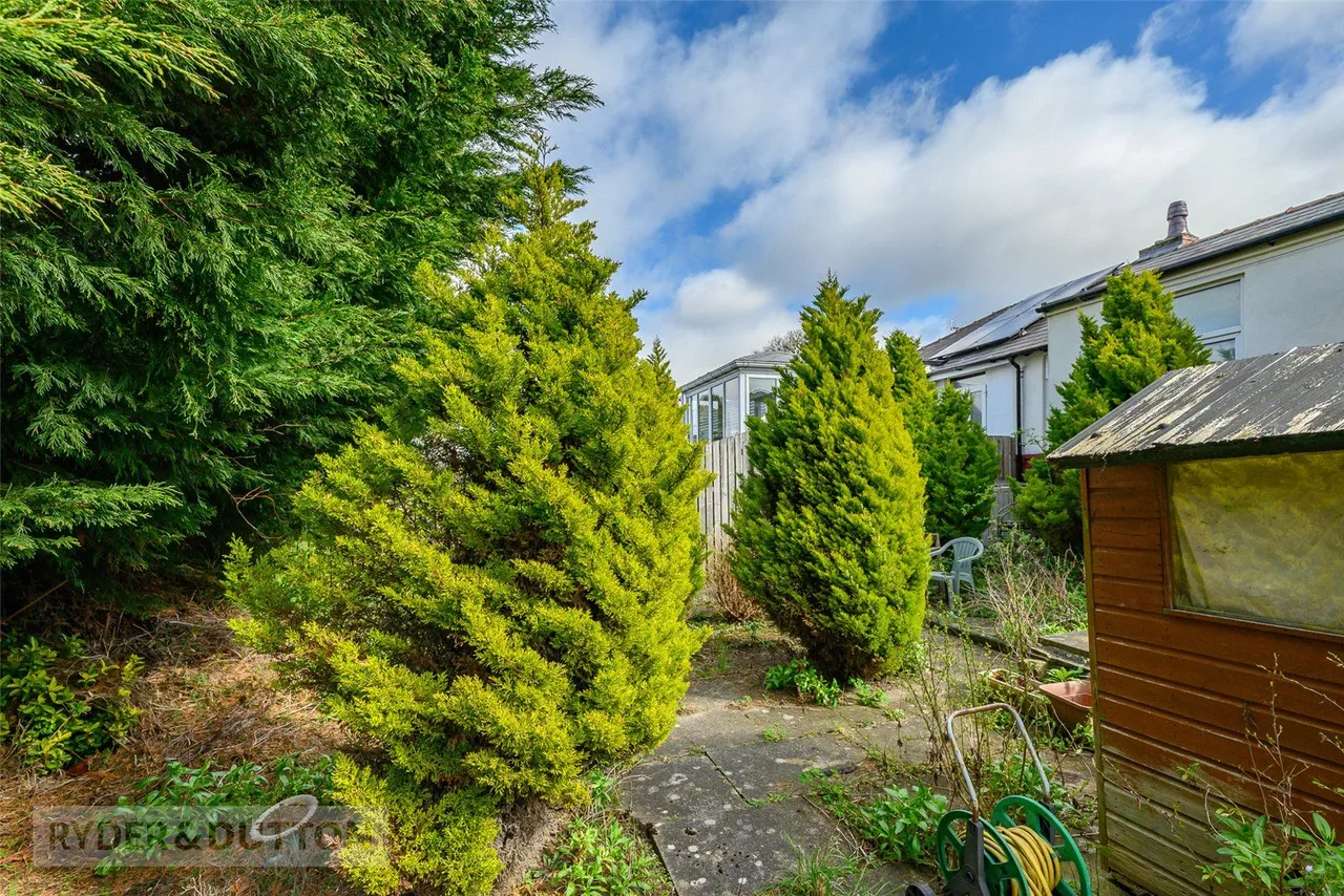 Cross Lane, Primrose Hill, HD4, photo 15