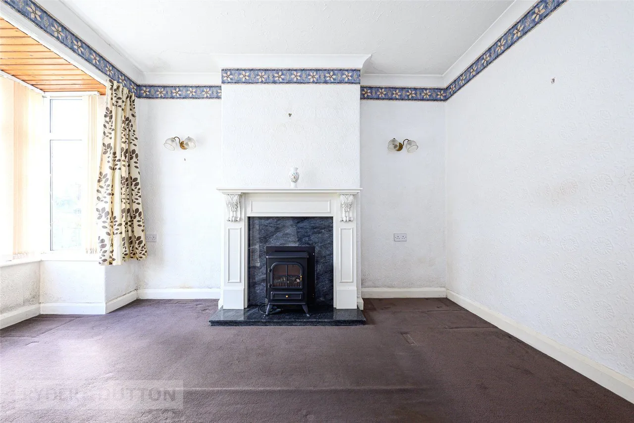 Cross Lane, Primrose Hill, HD4, photo 5