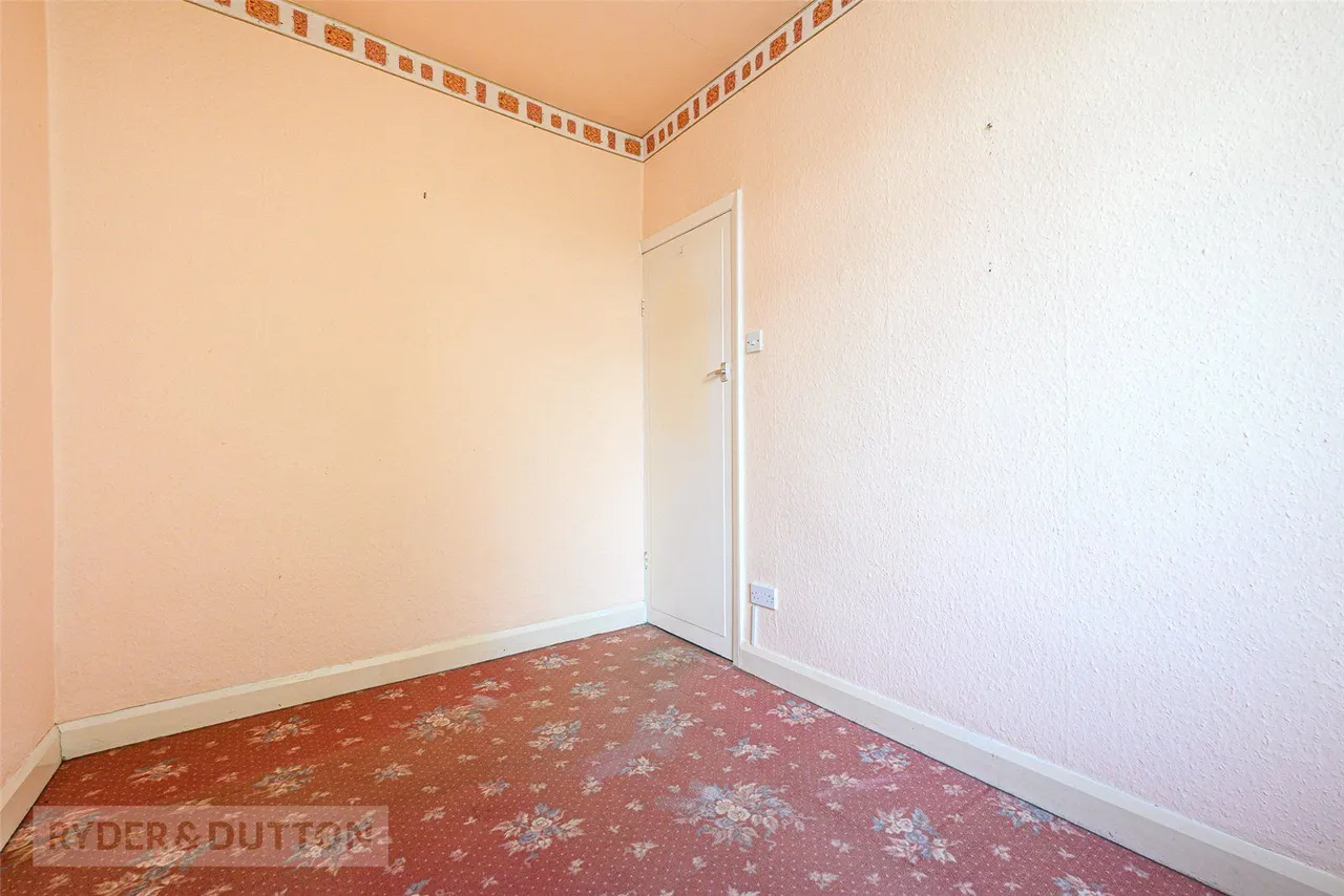 Cross Lane, Primrose Hill, HD4, photo 13