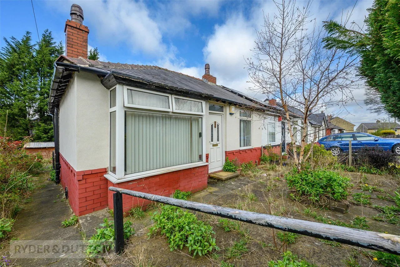 2 bed house for sale, Cross Lane, Primrose Hill, HD4