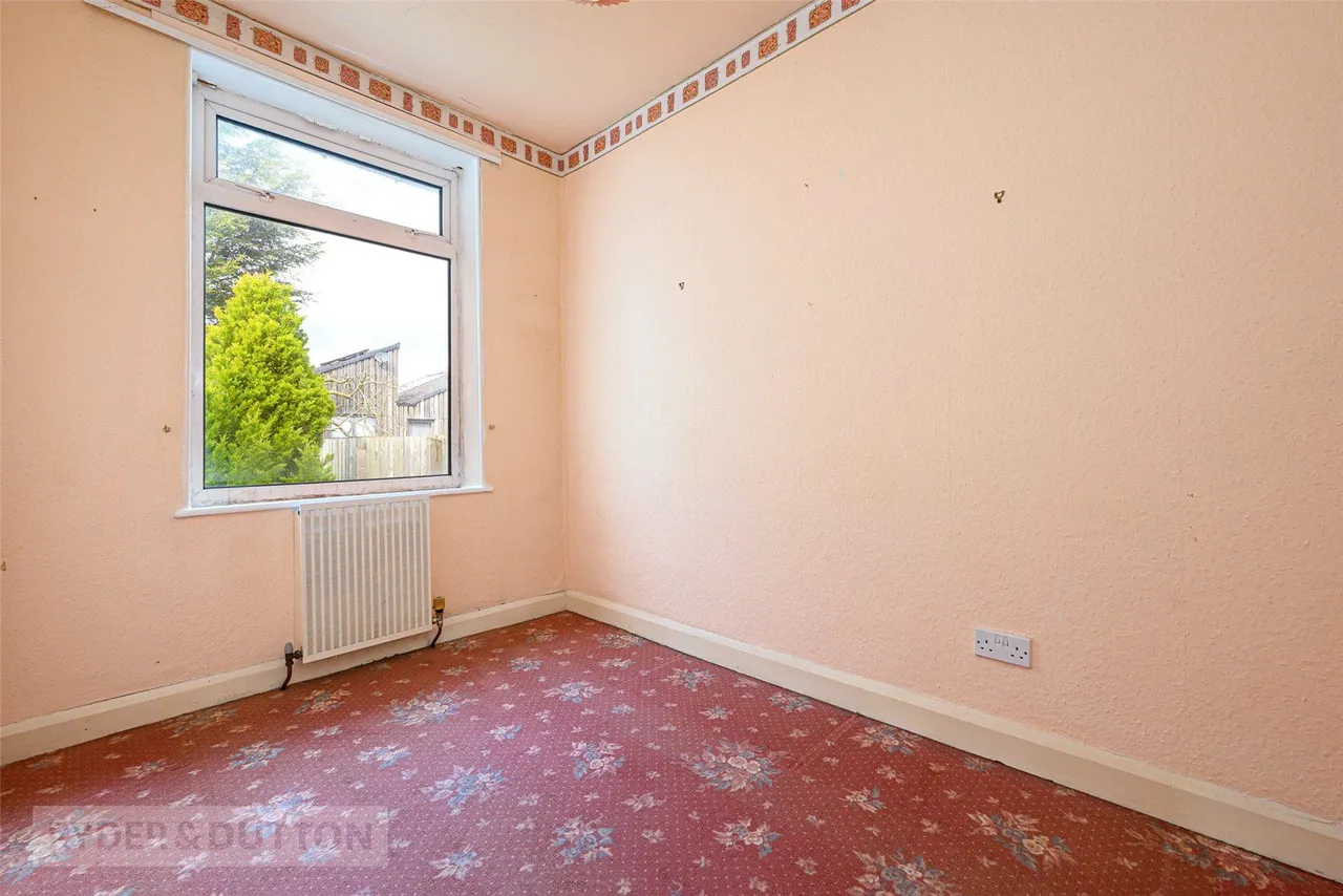 Cross Lane, Primrose Hill, HD4, photo 12