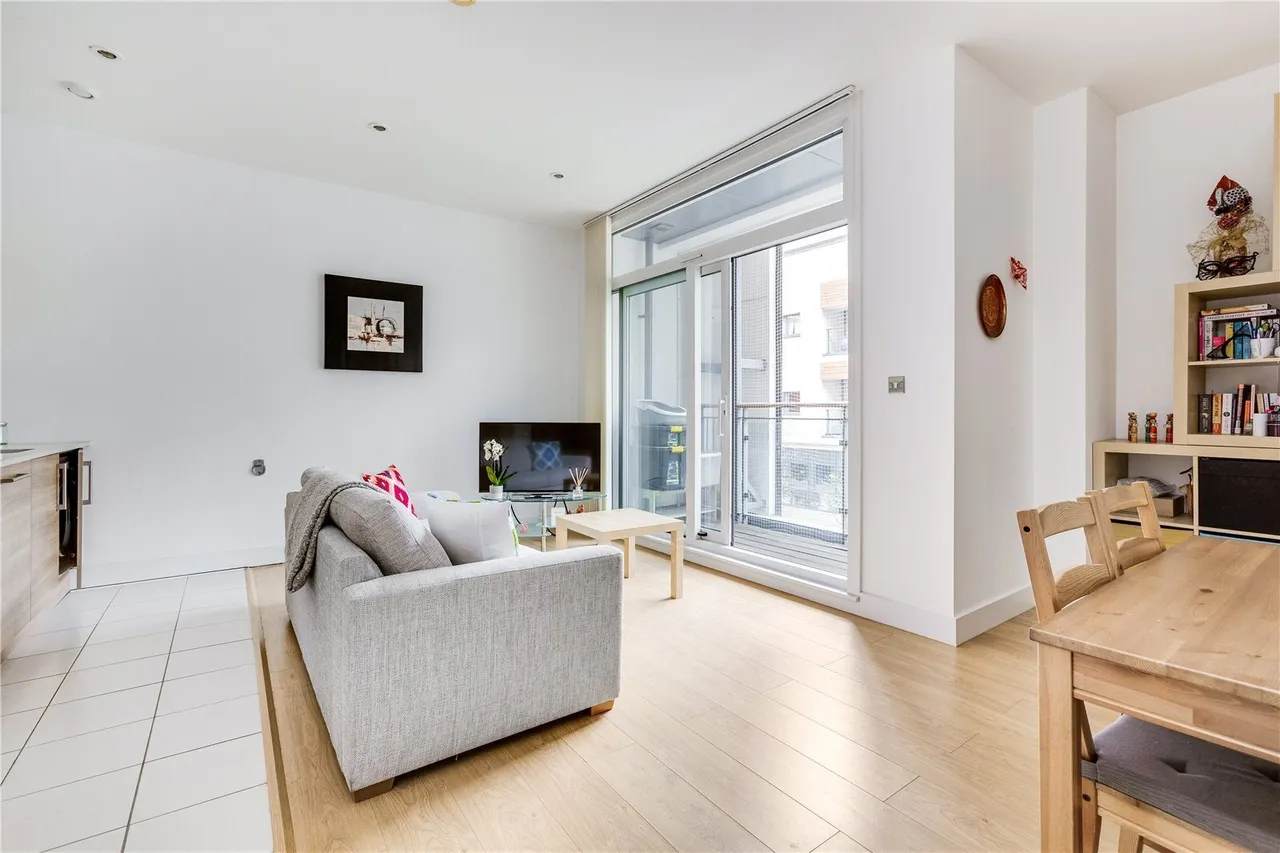 1 bed flat for sale, Cornell Square, London, SW8
