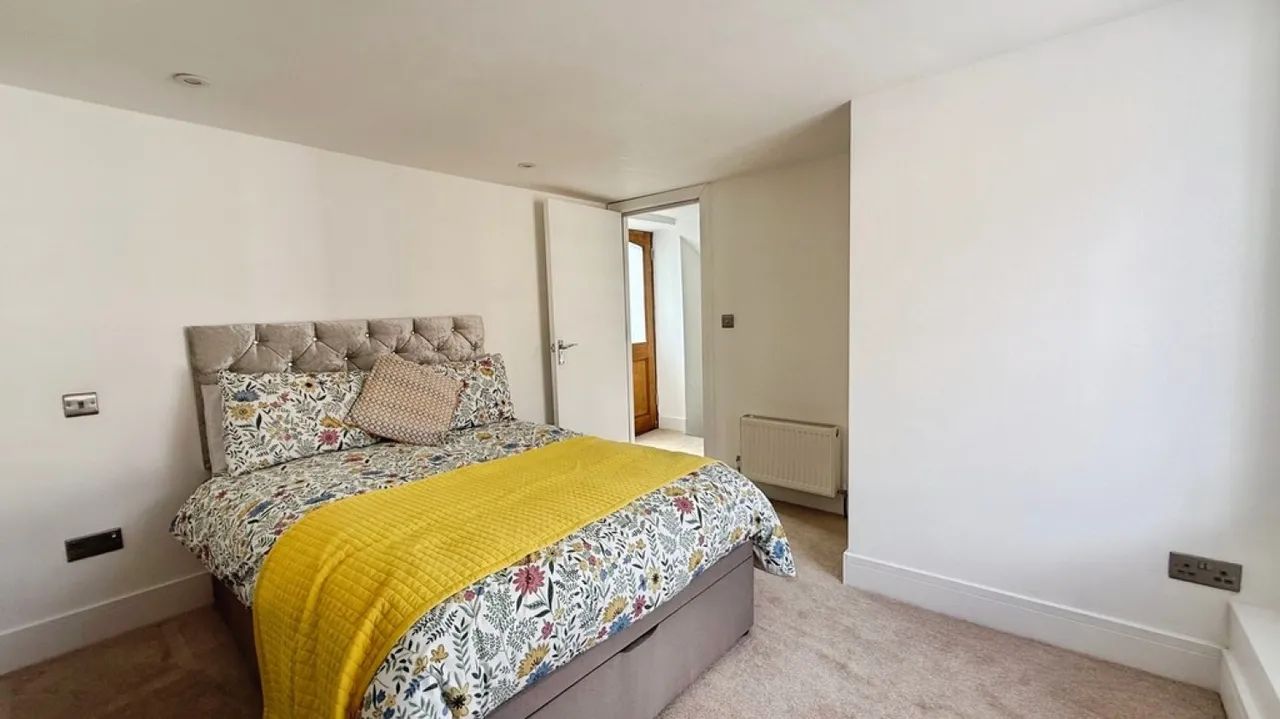 Silver Street, Warminster, photo 10