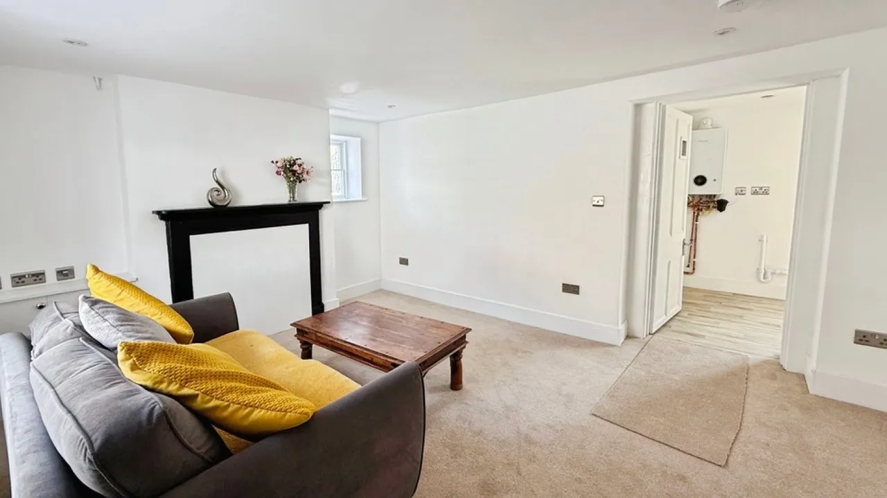 Silver Street, Warminster, photo 5