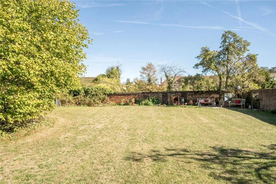 Yew Tree Close, Beaconsfield, HP9, photo 11