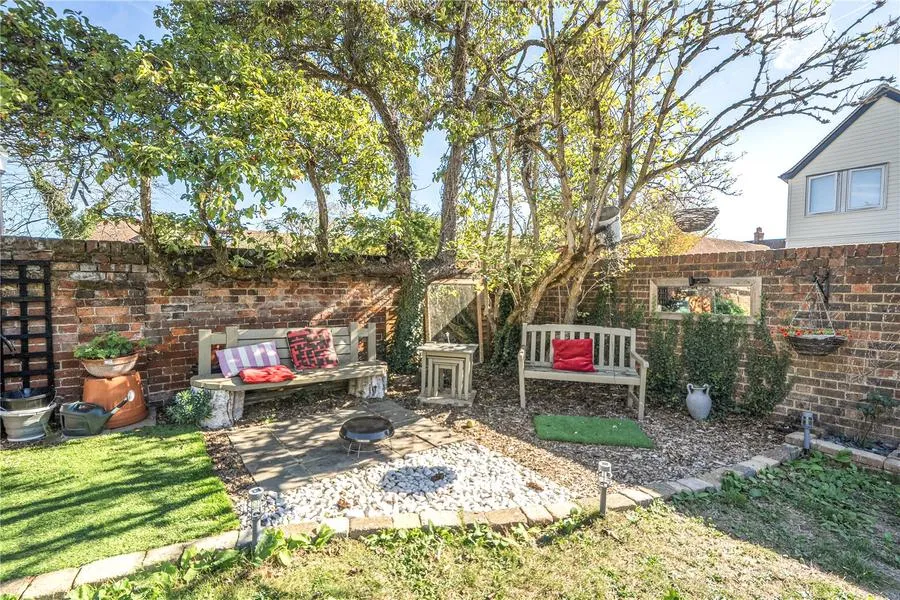 Yew Tree Close, Beaconsfield, HP9, photo 4