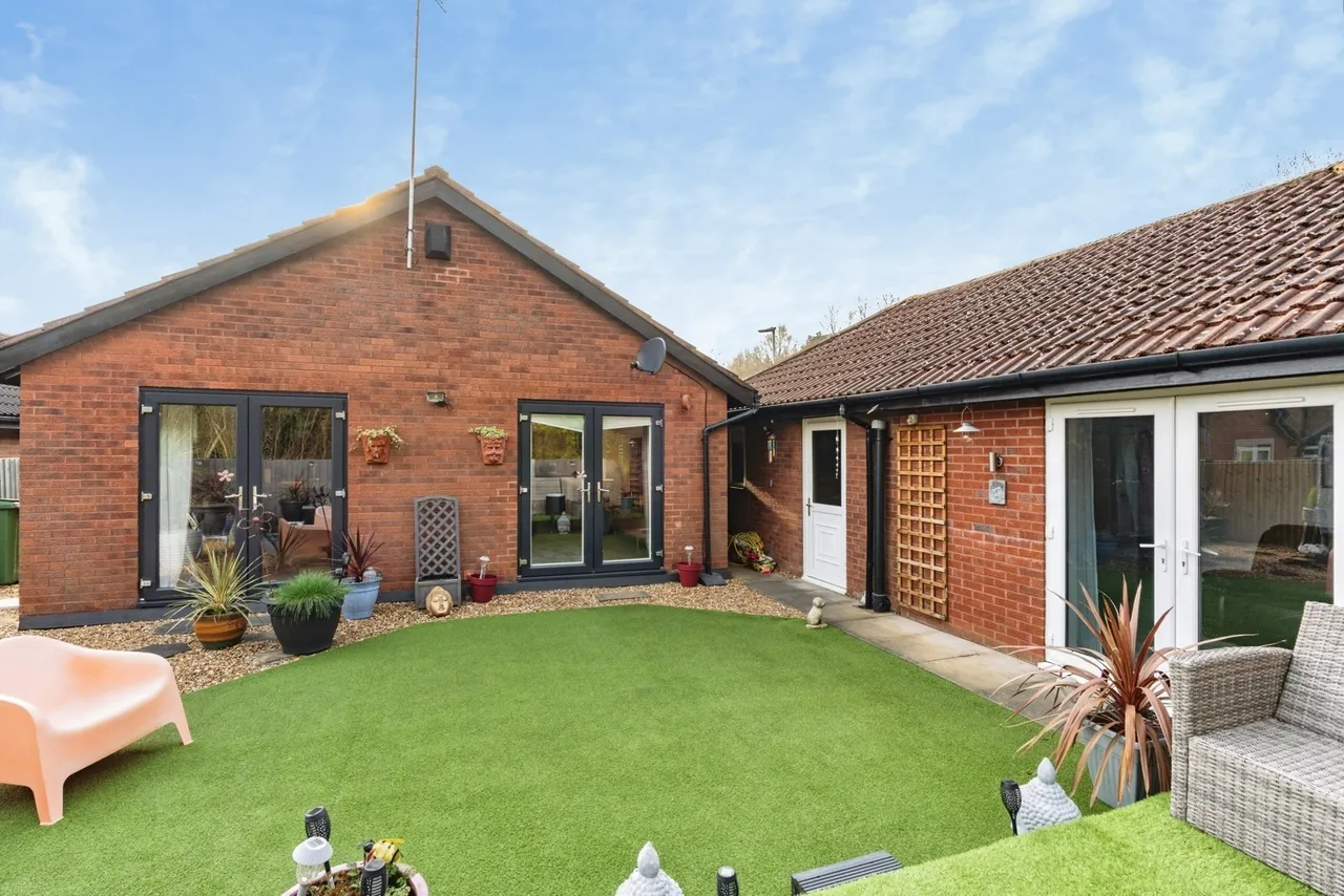 Hamsterley Close, Birchwood, Warrington, Cheshire, WA3, photo 15