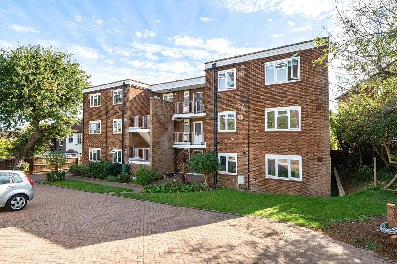 Ravensbourne Park Crescent, London, SE6, photo 5