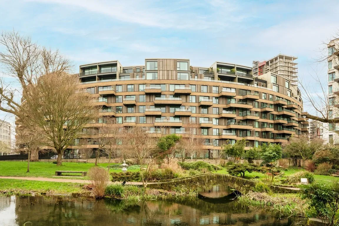 2 bed property for sale, Wood Crescent, W12