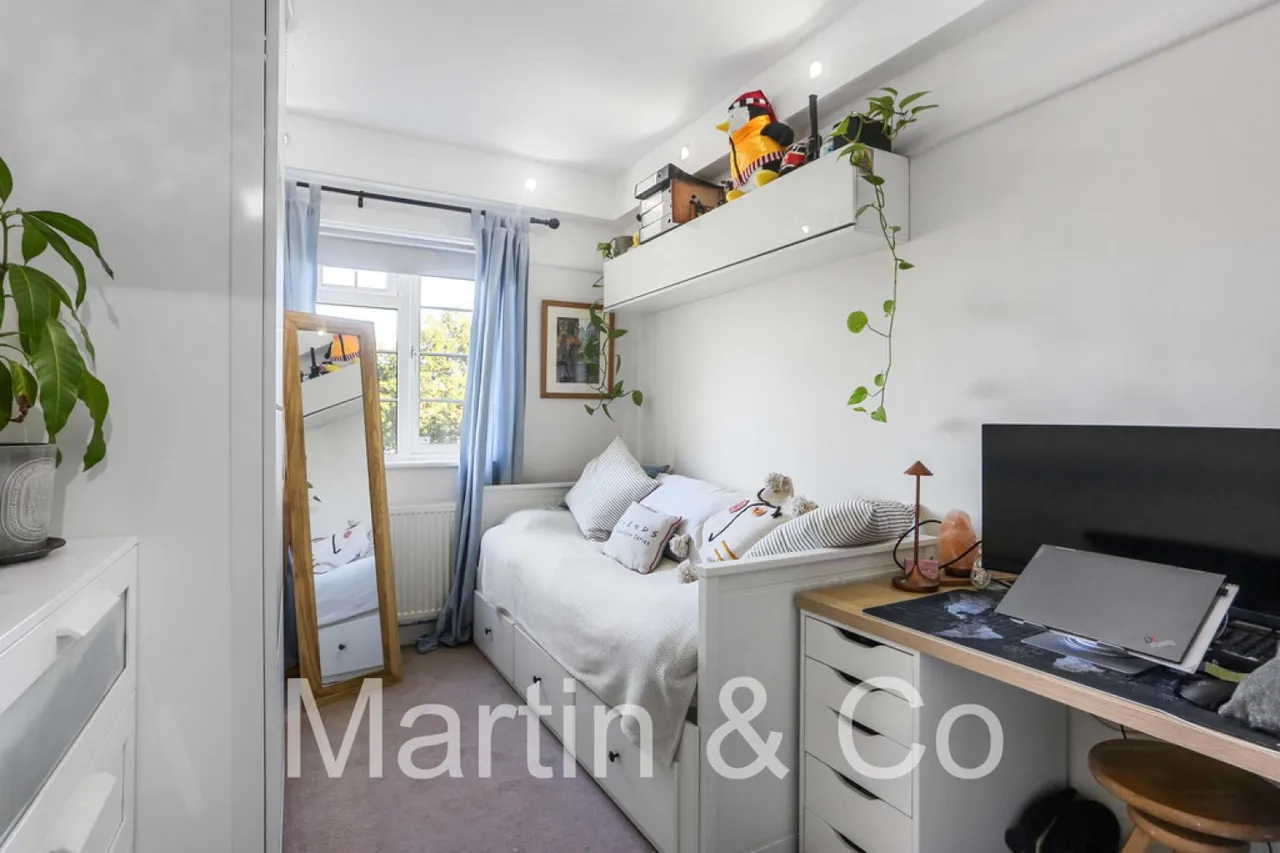 Bushey Road, Raynes Park, SW20, photo 9