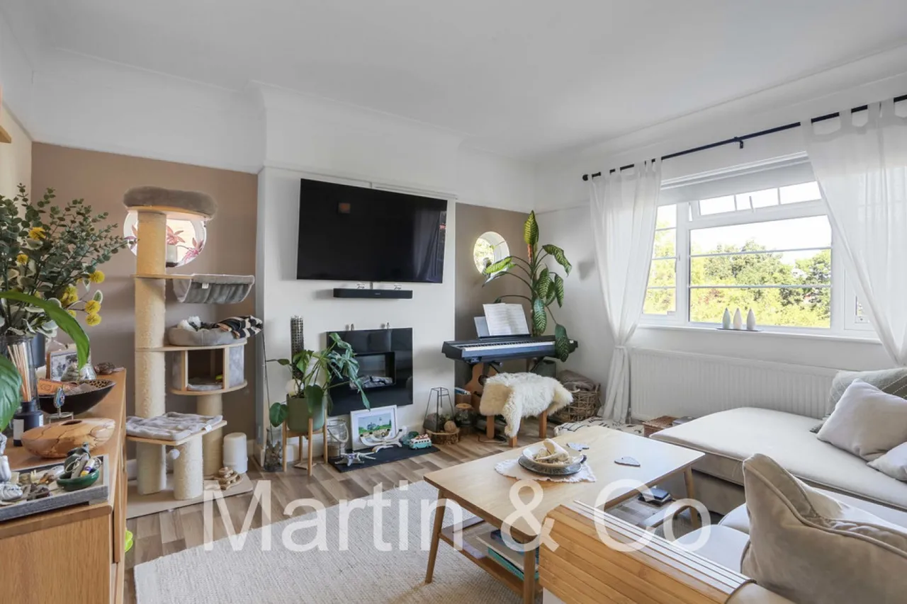 2 bed flat for sale — Bushey Road, Raynes Park, SW20