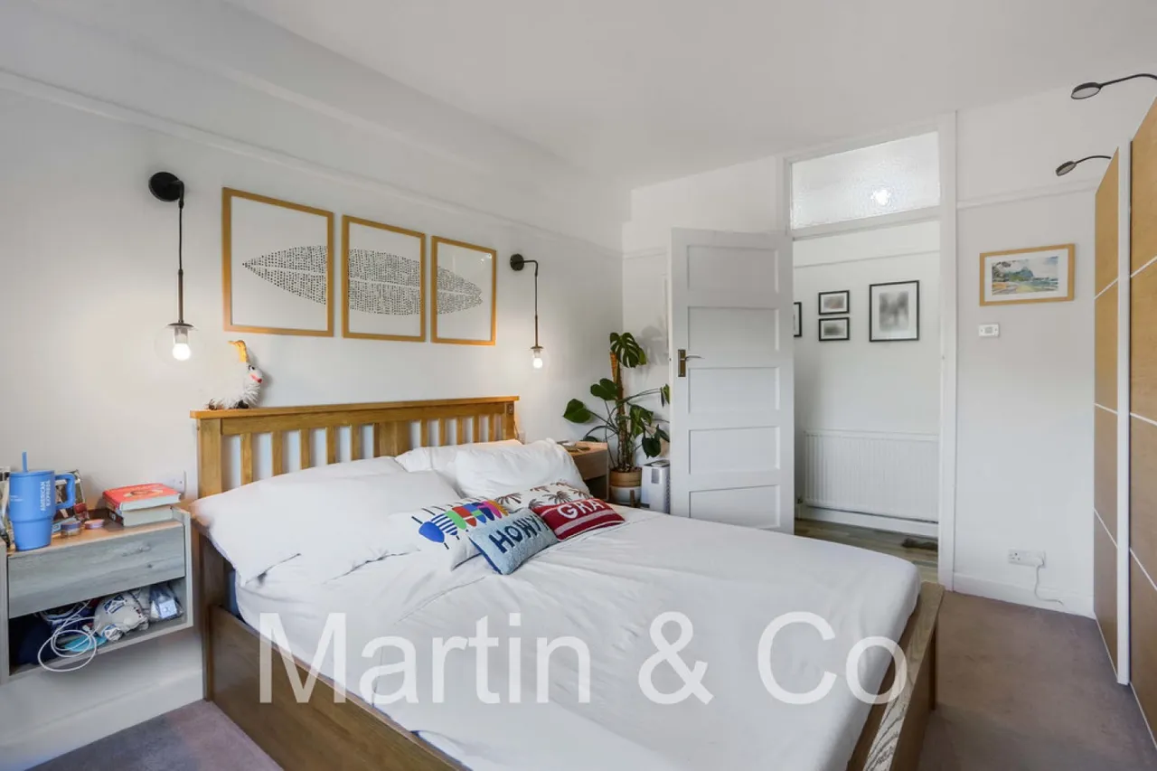 Bushey Road, Raynes Park, SW20, photo 11