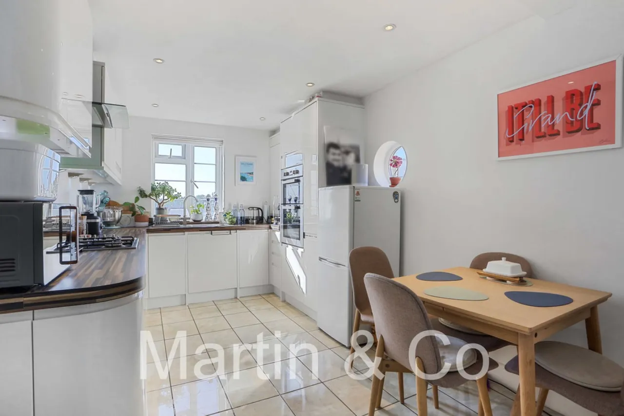 Bushey Road, Raynes Park, SW20, photo 3