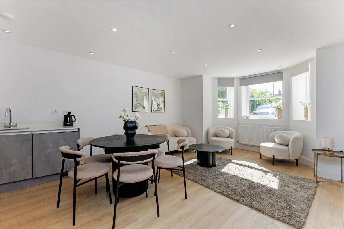 3 bed flat to rent — Thurlow Park Road London SE21