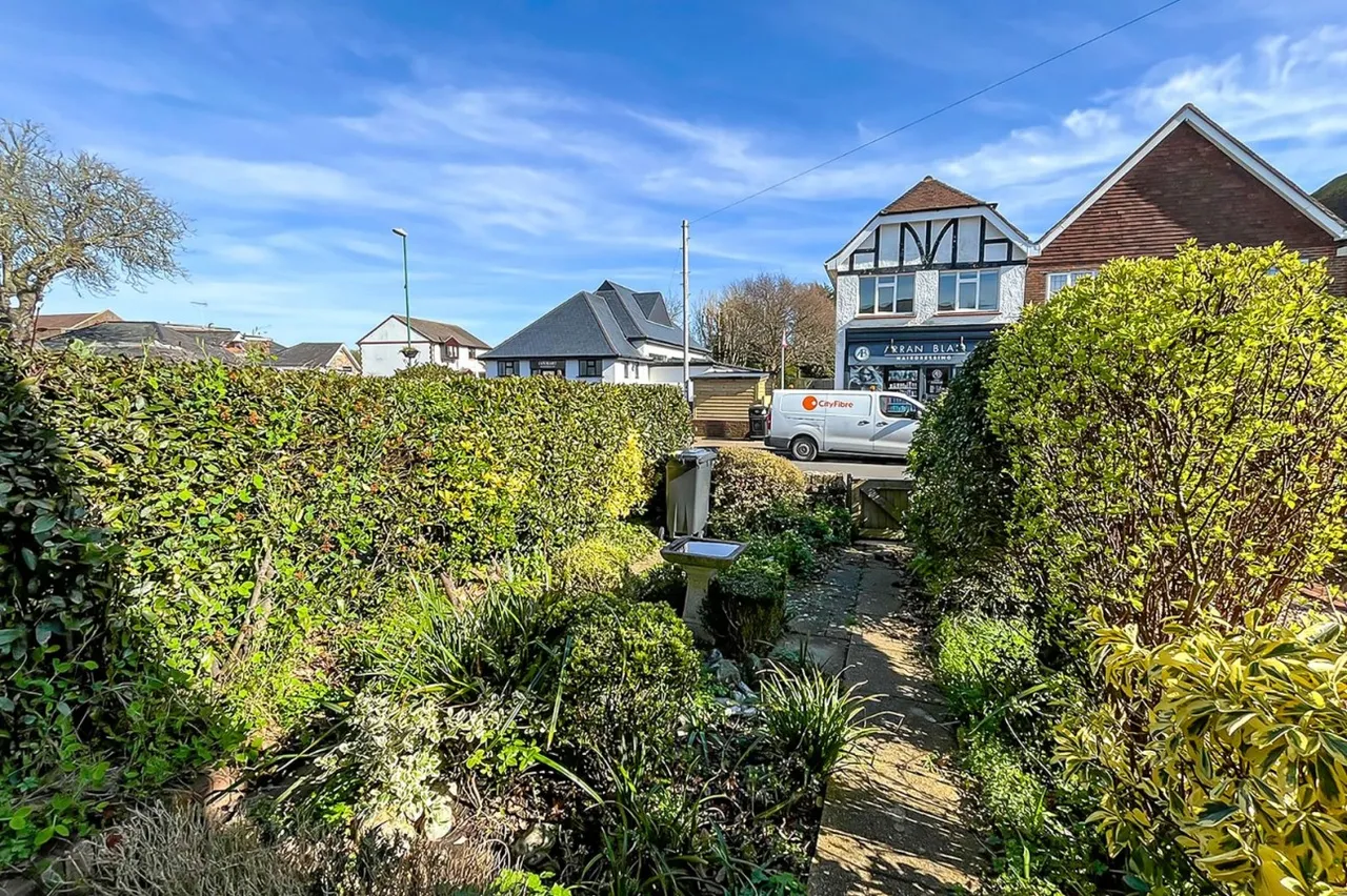 East Preston, Littlehampton, BN16, photo 11