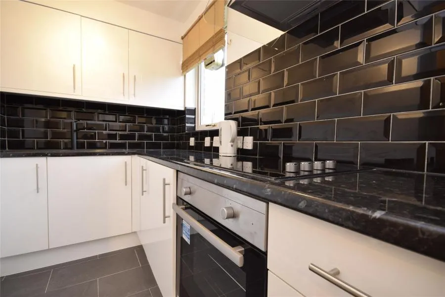 Apeldoorn Drive, Wallington, SM6, photo 3