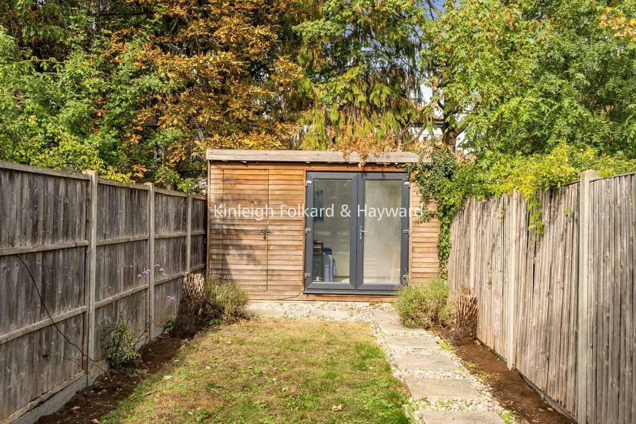 Avondale Avenue, North Finchley, N12, photo 14