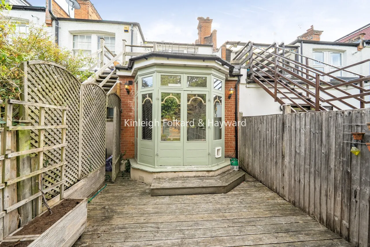 Avondale Avenue, North Finchley, N12, photo 8