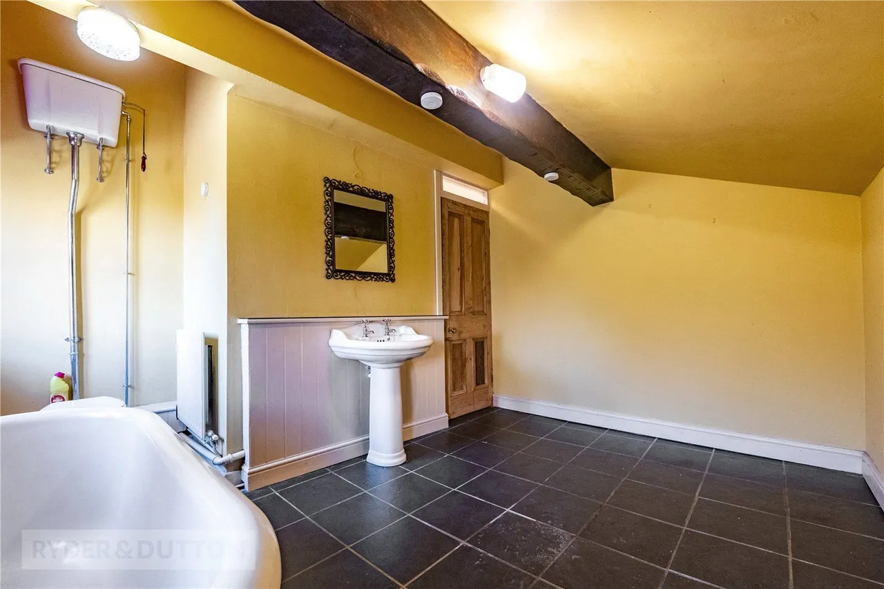 Birkby Lodge Road, Huddersfield, HD2, photo 14