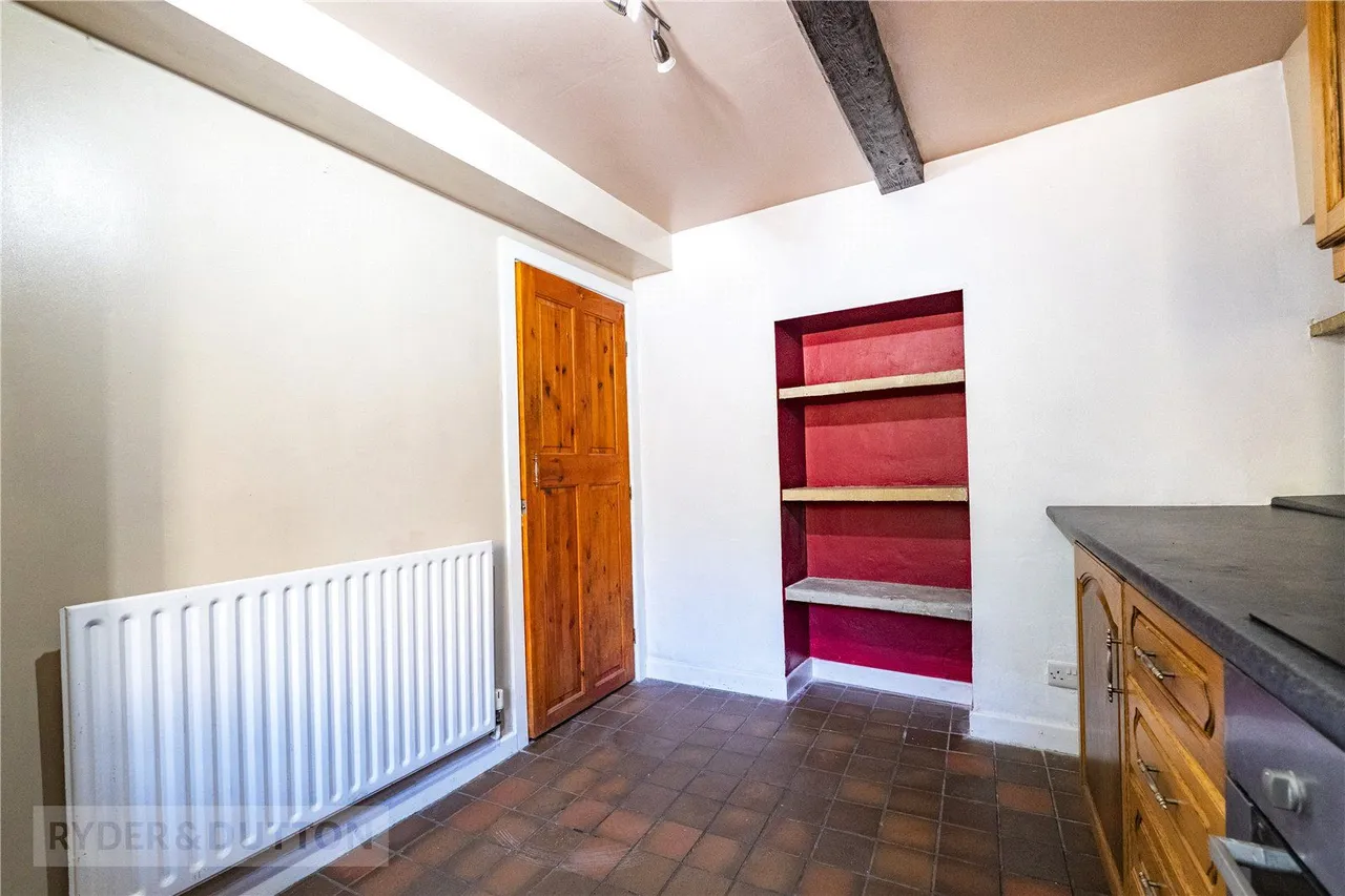 Birkby Lodge Road, Huddersfield, HD2, photo 8