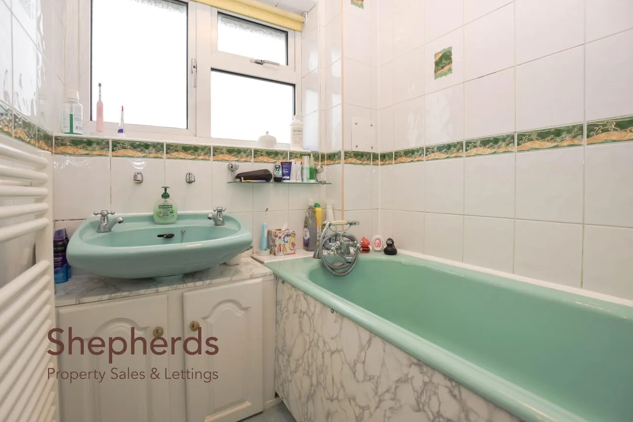 Perrysfield Road, Cheshunt, EN8, photo 12