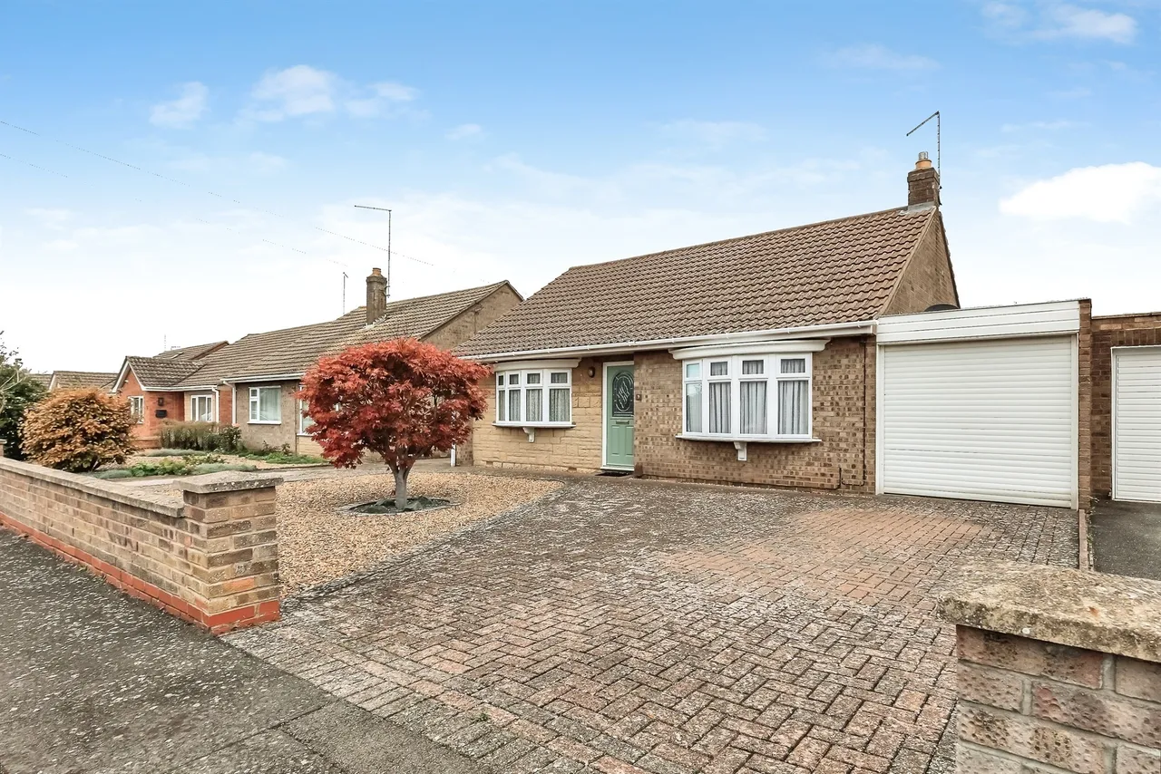 2 bed house for sale, Windermere Way, Peterborough, PE4